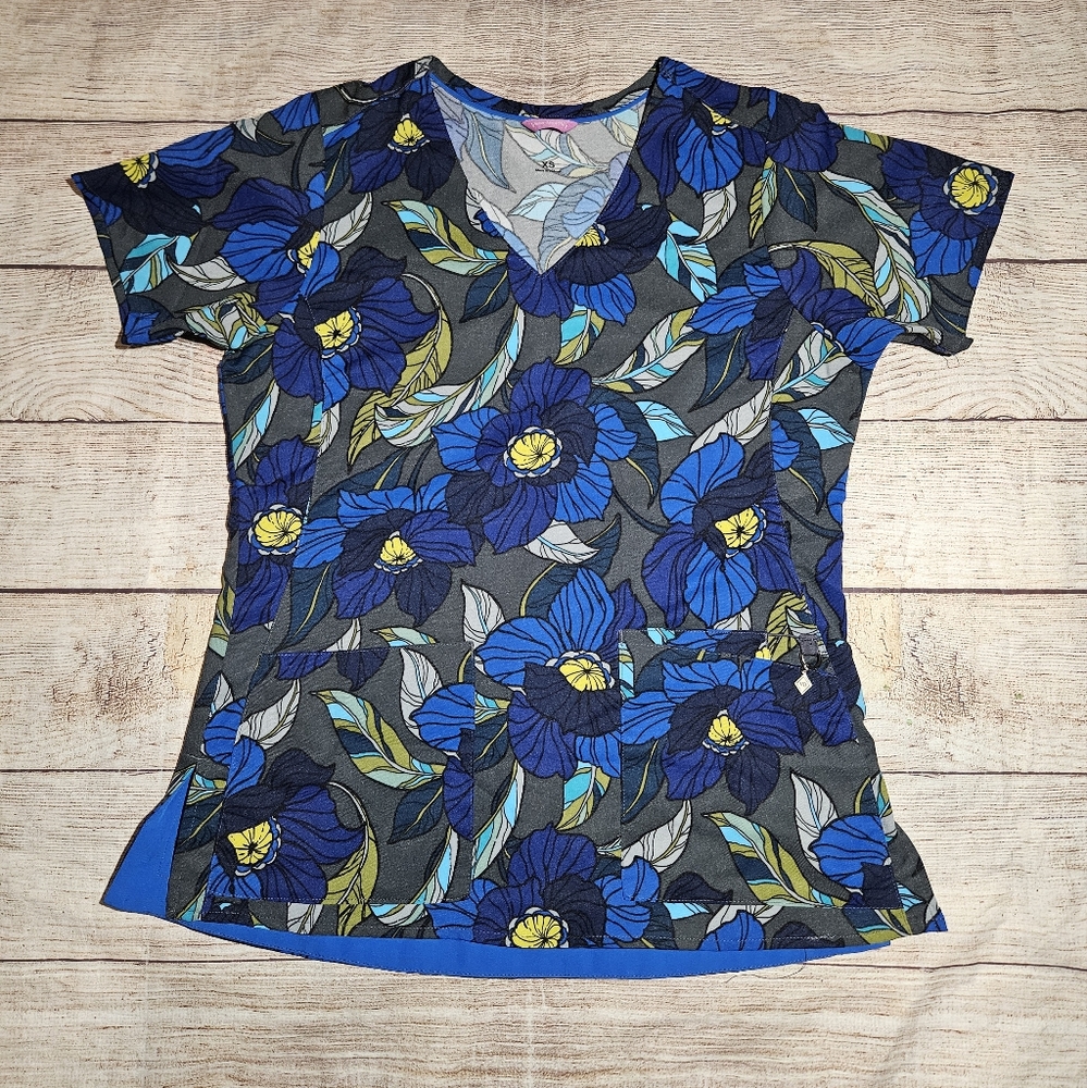 Vera Bradley Blue Floral V-neck Scrub Top